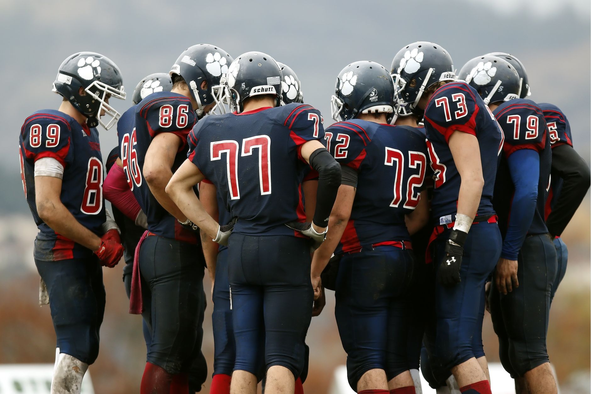 How Custom Football Jerseys and Pants Should Fit for Comfort and Mobility